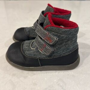 See Kai Run Ashton Sneaker Boots Shoes Size 8